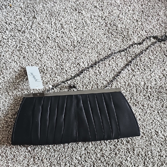 Jacqueline Ferrar Black Pleated Clutch - Picture 1 of 2